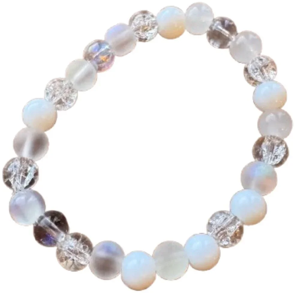 Opaque, crackled white and solid white beaded stretch bracelet. NWT (MJW030)